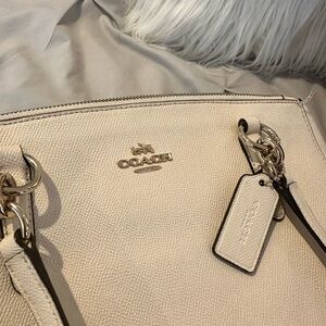 Coach Off-White Leather Shoulder Bag